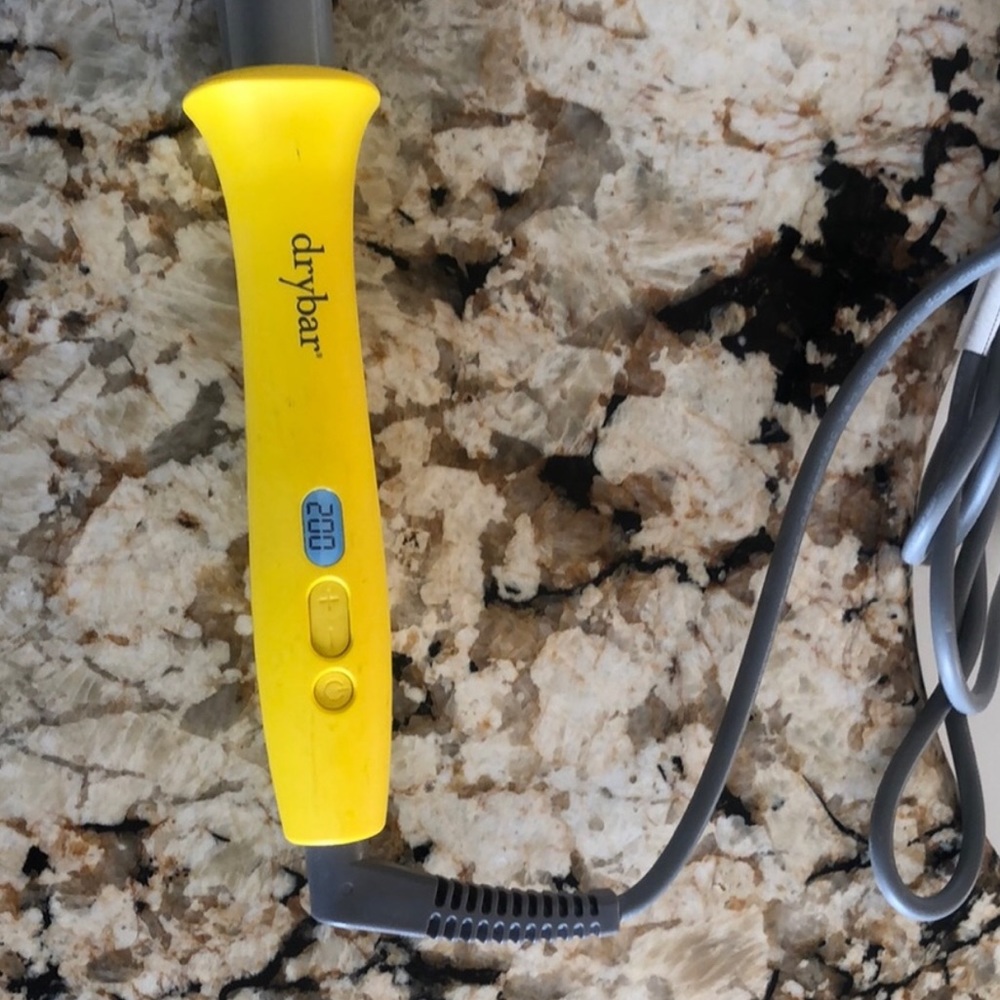 Dry bar “Wrap Party” curling wand